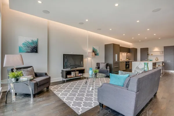 $4,800 | 880 North Milwaukee Avenue, Unit 5S, Chicago, IL 60642