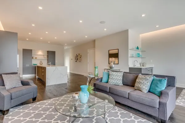 $4,800 | 880 North Milwaukee Avenue, Unit 5S, Chicago, IL 60642