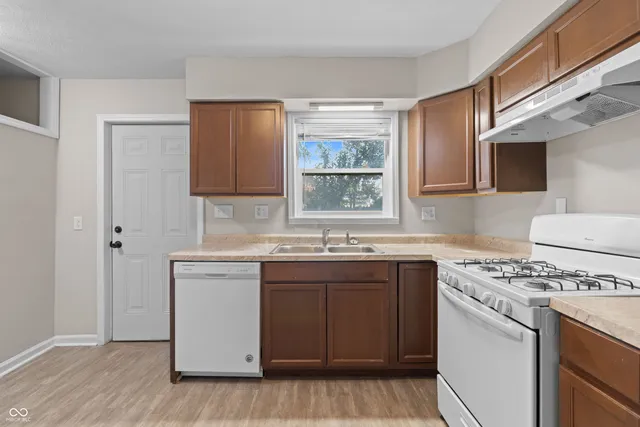 $1,300 | 1122 Unit B S Meridian Street, Indianapolis, IN 46225