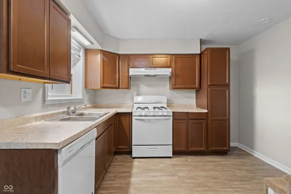 $1,300 | 1122 Unit B S Meridian Street, Indianapolis, IN 46225