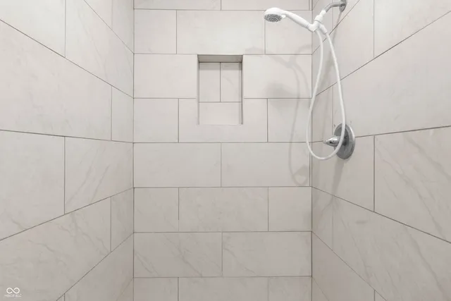 $1,300 | 1122 Unit B S Meridian Street, Indianapolis, IN 46225