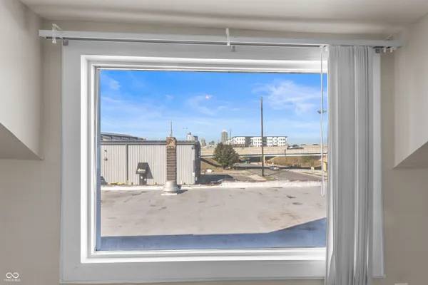 $1,300 | 1122 Unit B S Meridian Street, Indianapolis, IN 46225