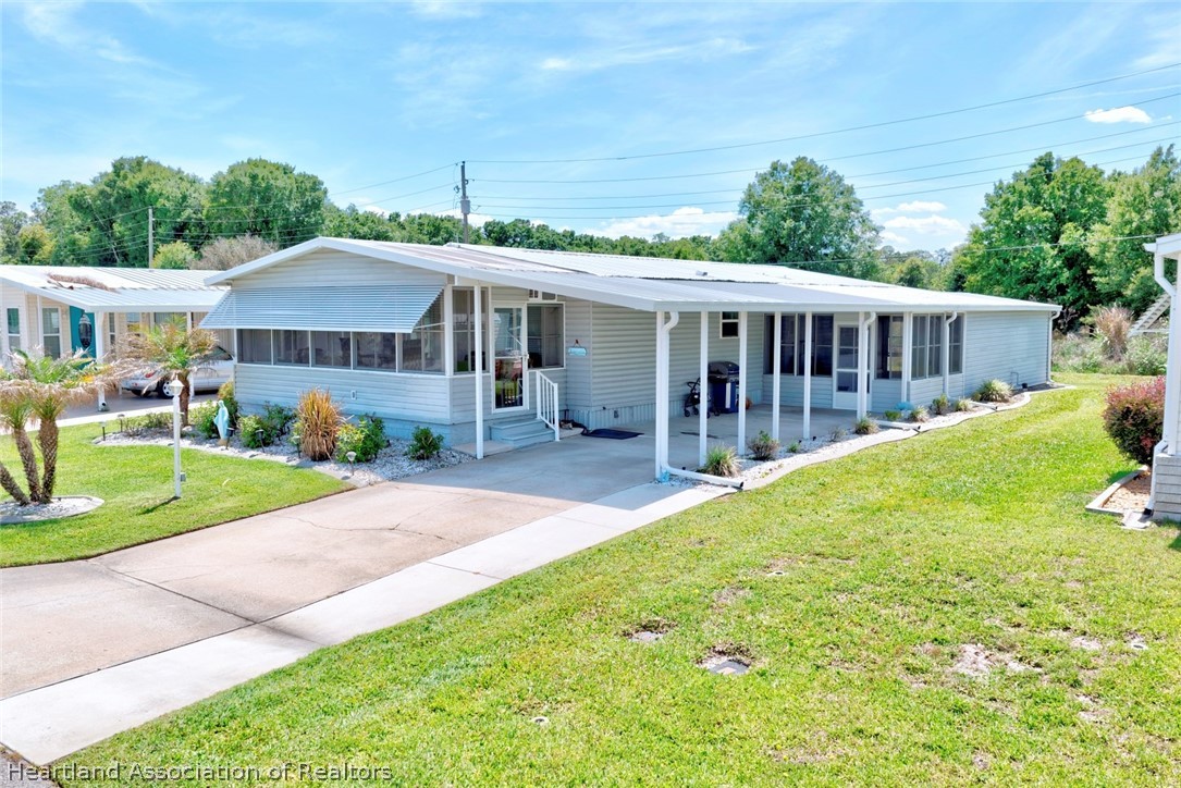 1532 Caribbean Road Sebring, FL 33870 - Photo 2 of 37