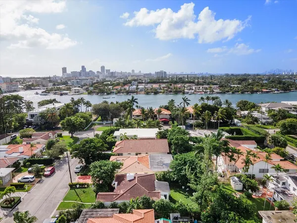 $1,500,000 | 8826 Emerson Avenue, Surfside, FL 33154