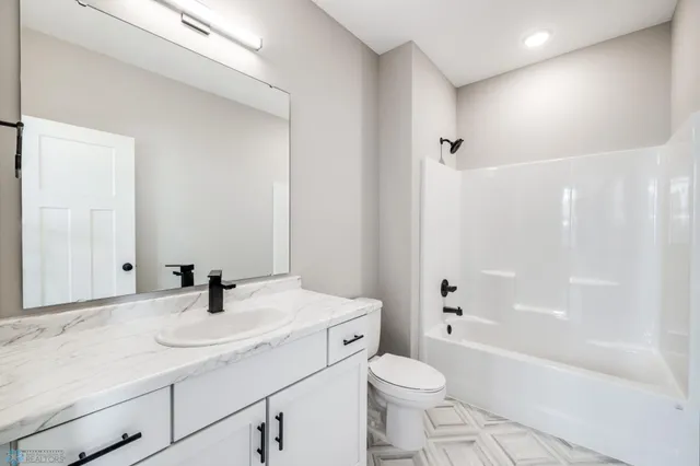 $449,900 | 5881 41st Street South, Fargo, ND 58104