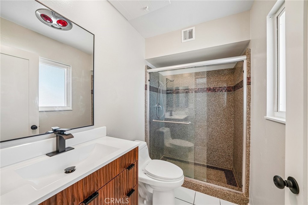 28901 Carmel Road Menifee, CA 92586 - Photo 29 of 47 Master bathroom