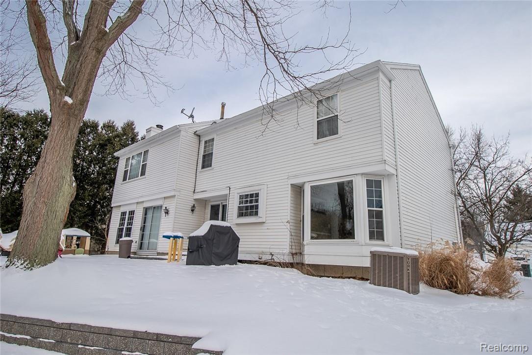 594 Whitney Drive Rochester, MI 48307 - Photo 25 of 27 DSC08265-HDR.jpg