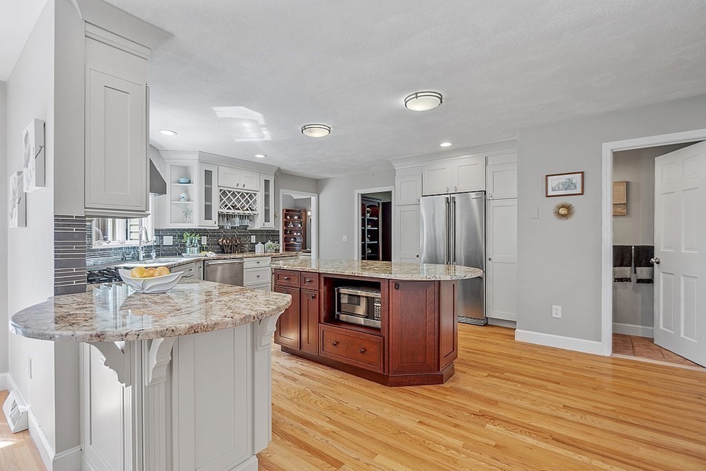 260 Candlestick Road North Andover, MA 01845 - Photo 14 of 42 Gallery Image 14