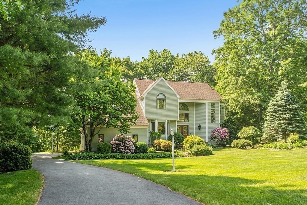260 Candlestick Road North Andover, MA 01845 - Photo 2 of 42 Gallery Image 2
