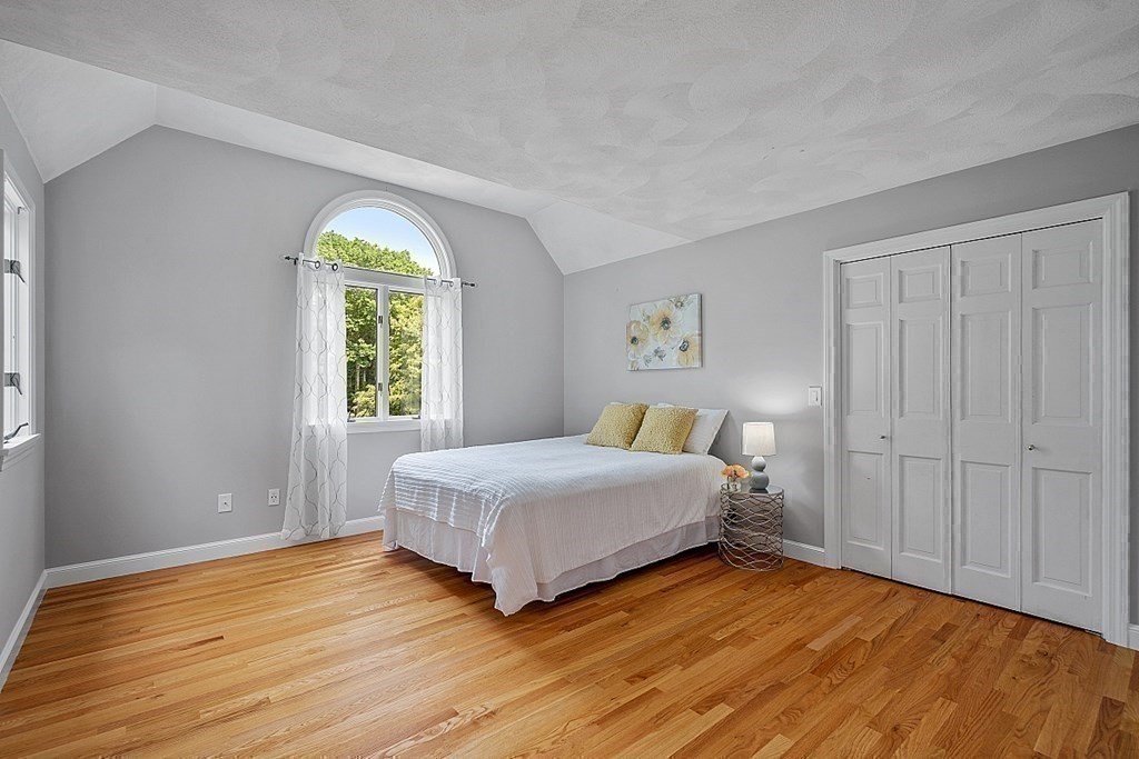 260 Candlestick Road North Andover, MA 01845 - Photo 32 of 42 Gallery Image 32