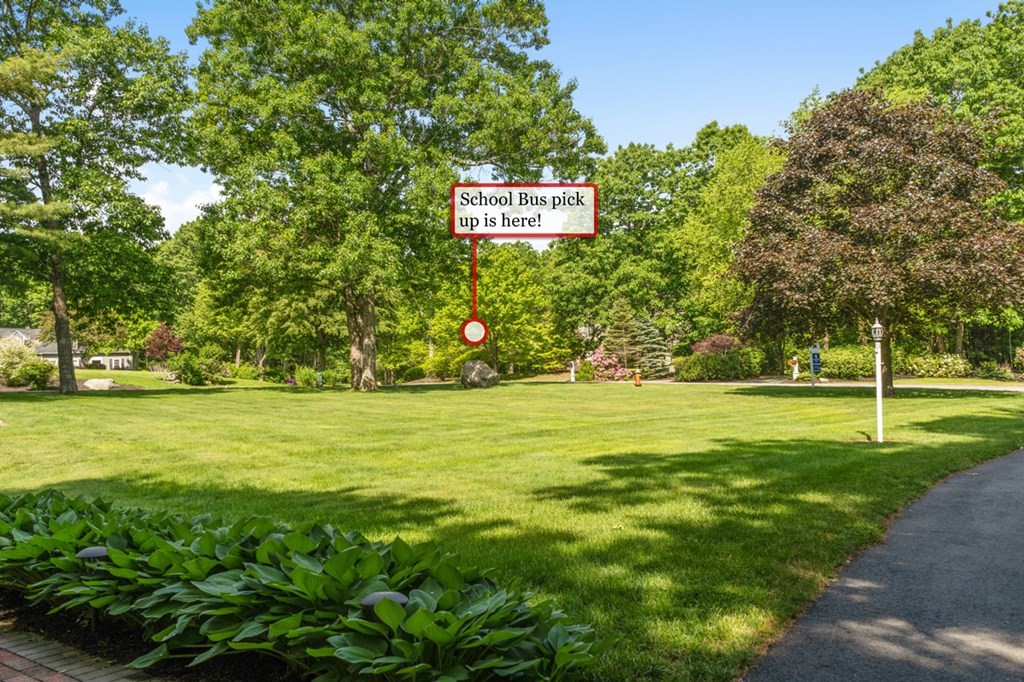 260 Candlestick Road North Andover, MA 01845 - Photo 4 of 42 Gallery Image 4