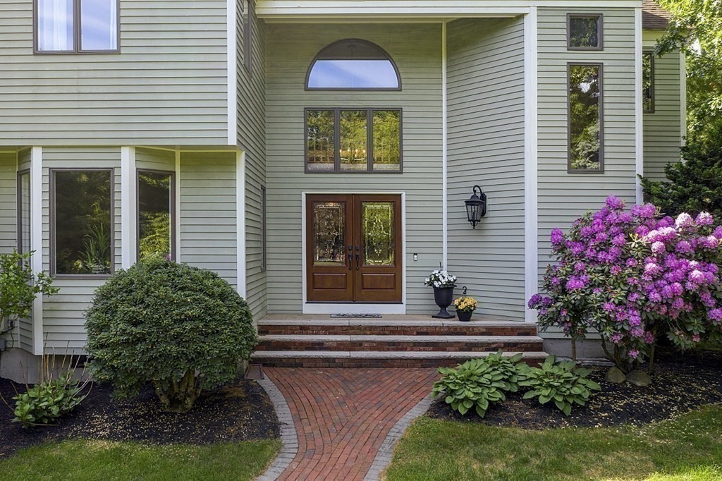 260 Candlestick Road North Andover, MA 01845 - Photo 6 of 42 Gallery Image 6