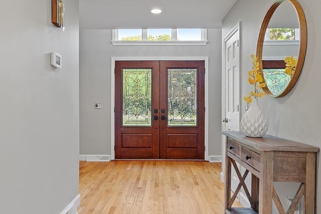 260 Candlestick Road North Andover, MA 01845 - Photo 8 of 42 Gallery Image 8