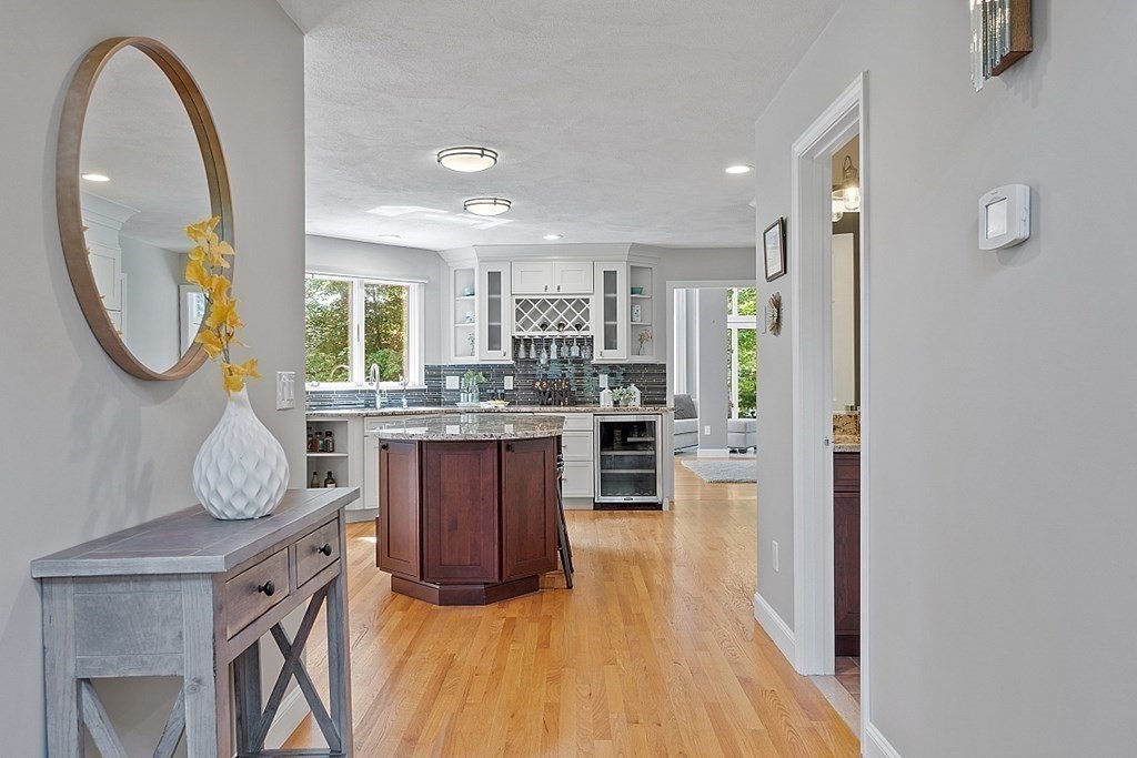 260 Candlestick Road North Andover, MA 01845 - Photo 10 of 42 Gallery Image 10
