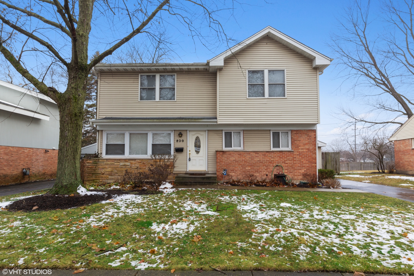 820 Meadow Road Northbrook, IL 60062 - Photo 1 of 13 Gallery Image 1