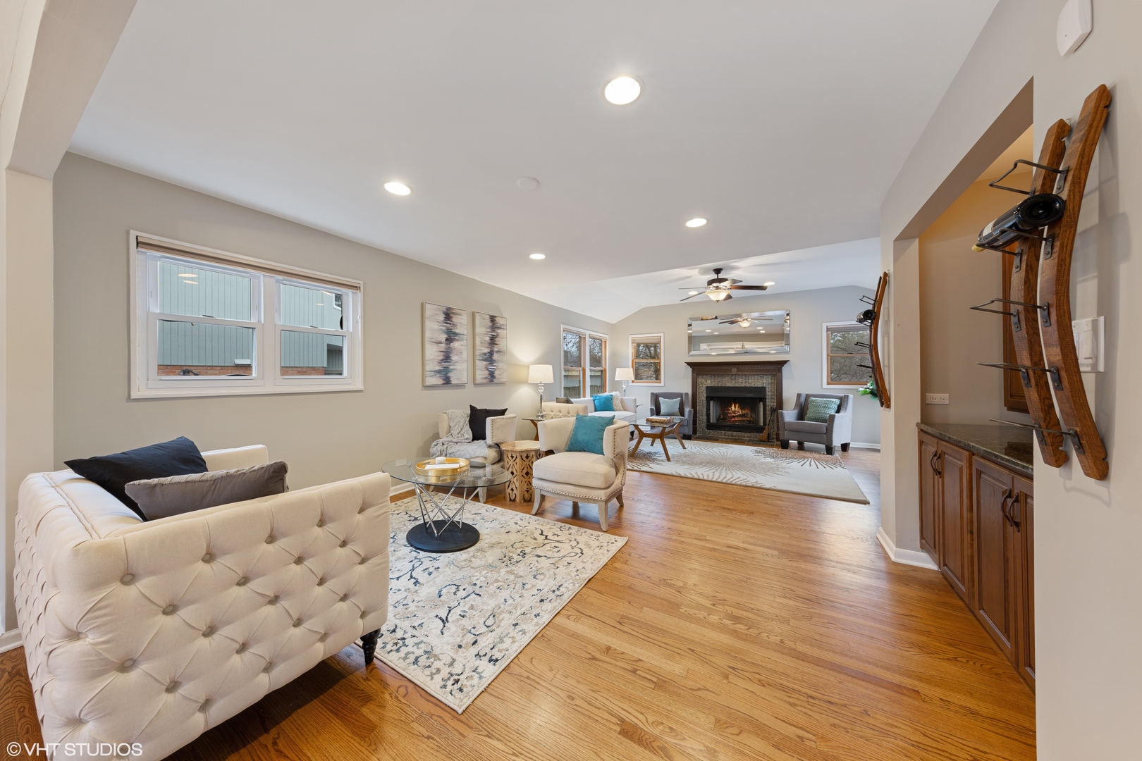 820 Meadow Road Northbrook, IL 60062 - Photo 3 of 13 Gallery Image 3
