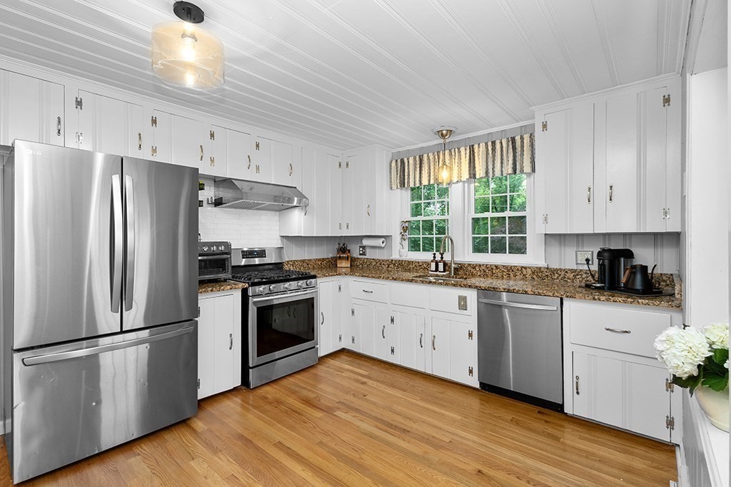 115 Walnut Street Dedham, MA 02026 - Photo 10 of 39