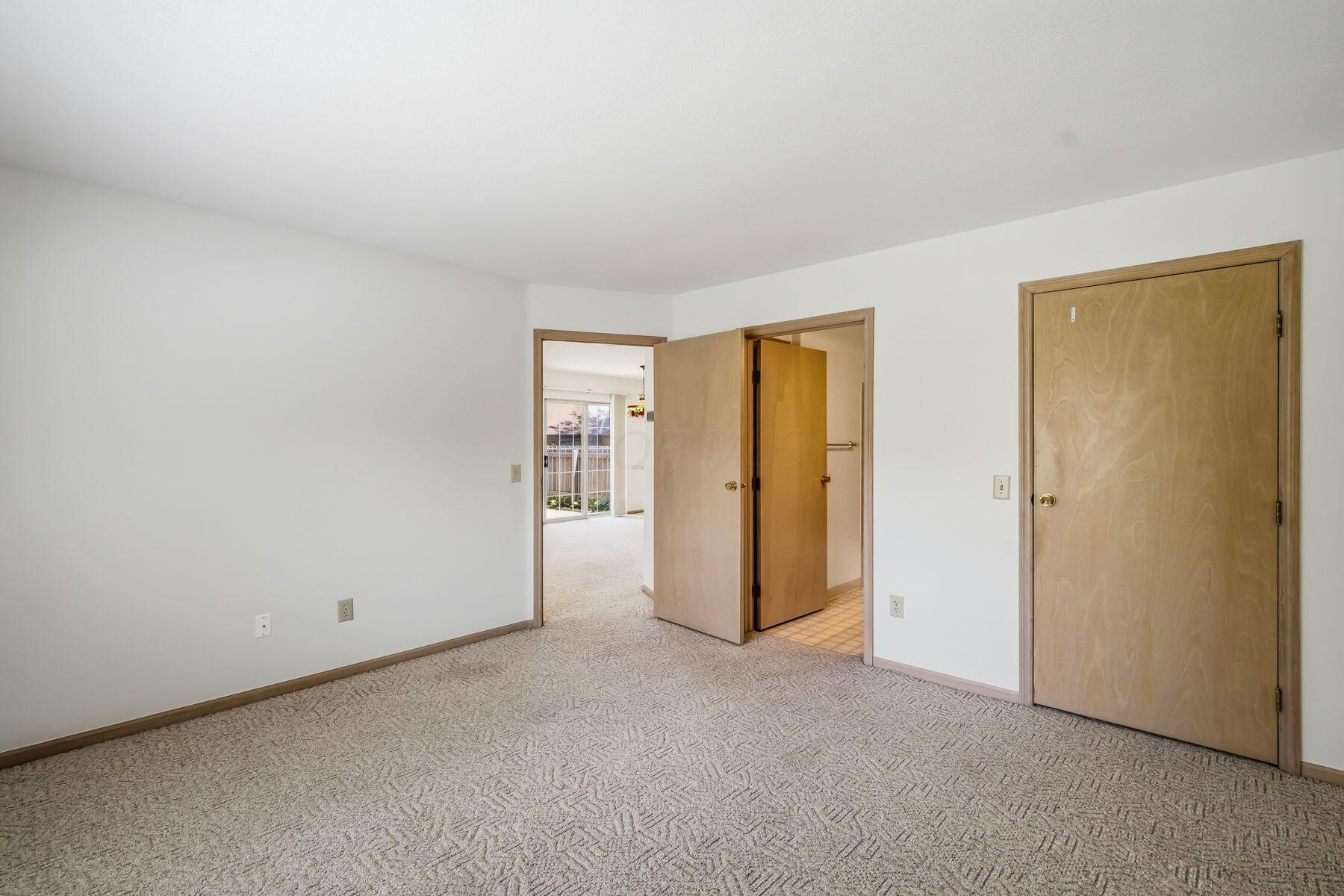 5831 Locbury Lane, Unit R Dublin, OH 43016 - Photo 17 of 35