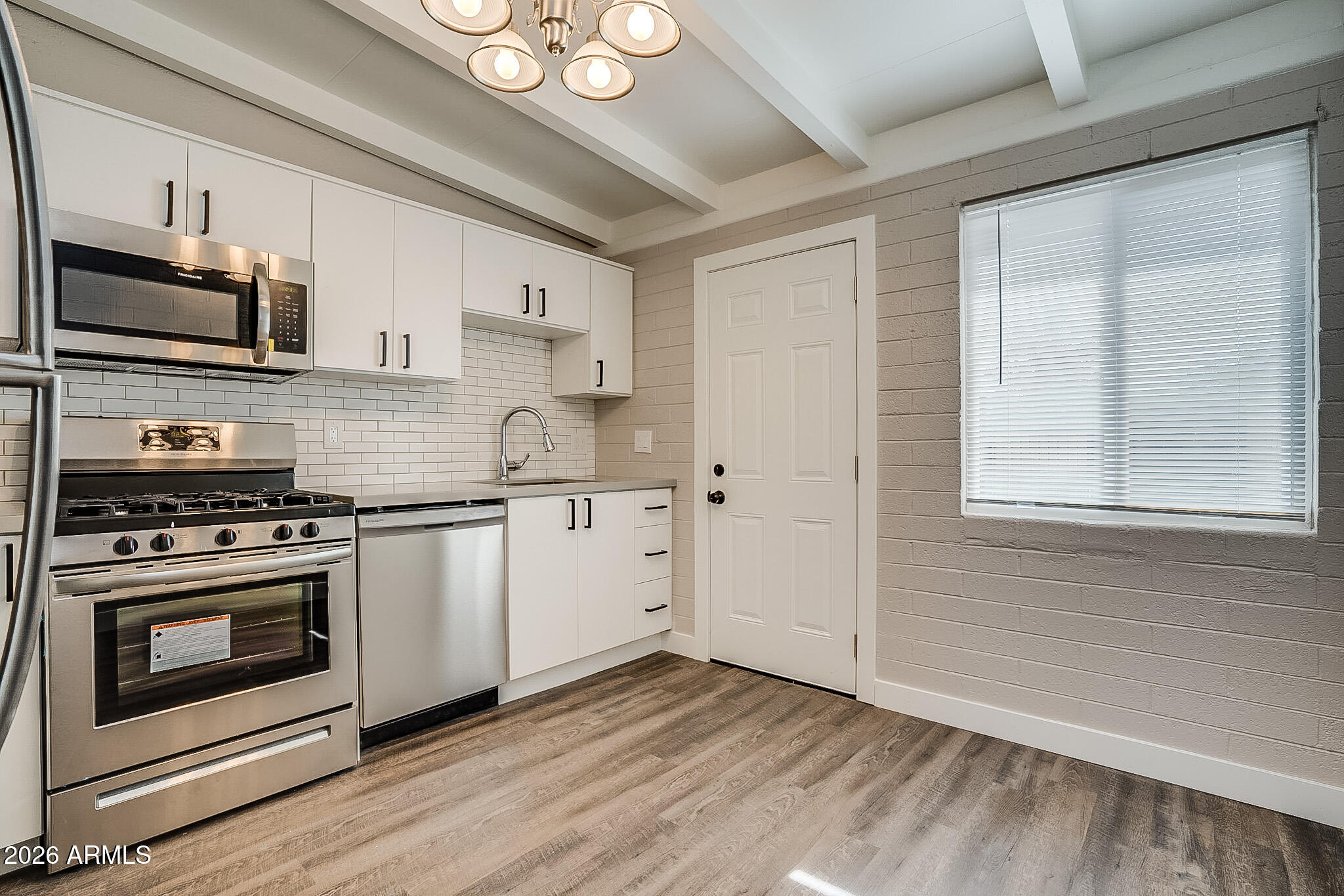 1231 North Oleander Street, Unit 5 Tempe, AZ 85288 - Photo 5 of 13 Eat-In-Kitchen