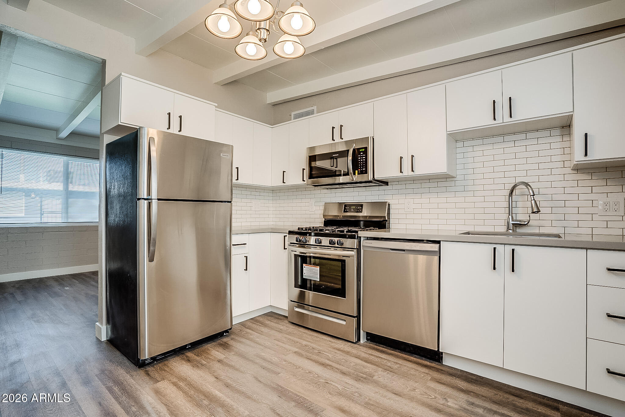 1231 North Oleander Street, Unit 5 Tempe, AZ 85288 - Photo 6 of 13 Kitchen