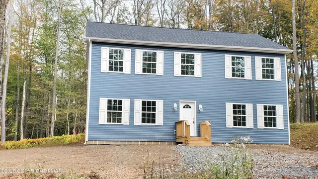 $399,000 | 133 Mountain Drive, Greentown, PA 18426