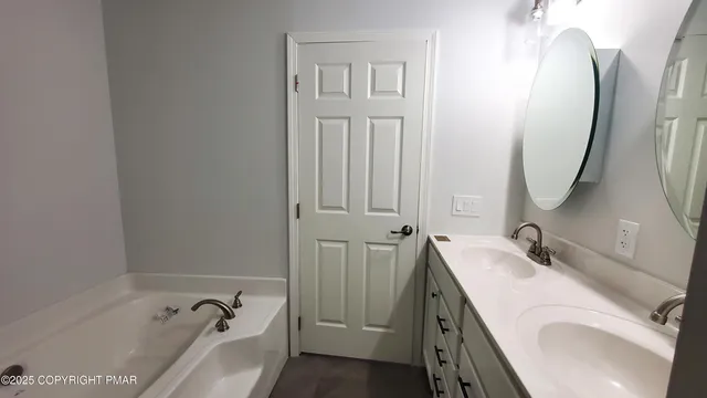 $399,000 | 133 Mountain Drive, Greentown, PA 18426