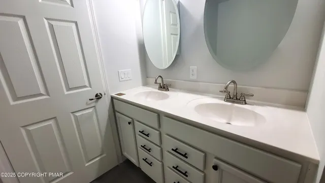 $399,000 | 133 Mountain Drive, Greentown, PA 18426