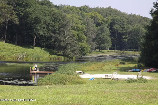 $399,000 | 133 Mountain Drive, Greentown, PA 18426