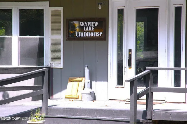 $399,000 | 133 Mountain Drive, Greentown, PA 18426