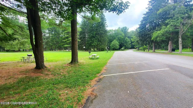 $399,000 | 133 Mountain Drive, Greentown, PA 18426