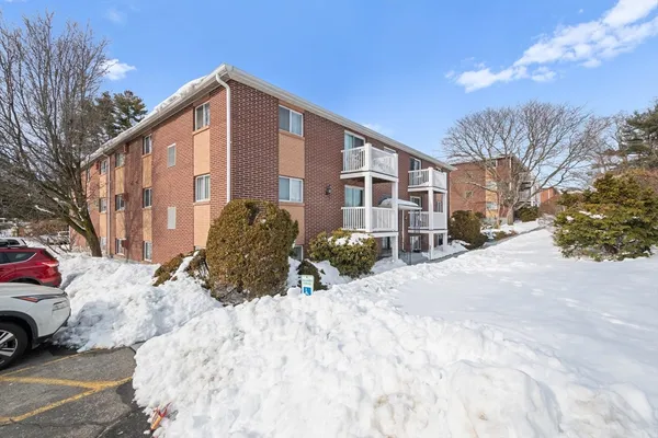 $1,700 | 596 Boston Post Road East, Unit 20, Marlborough, MA 01752