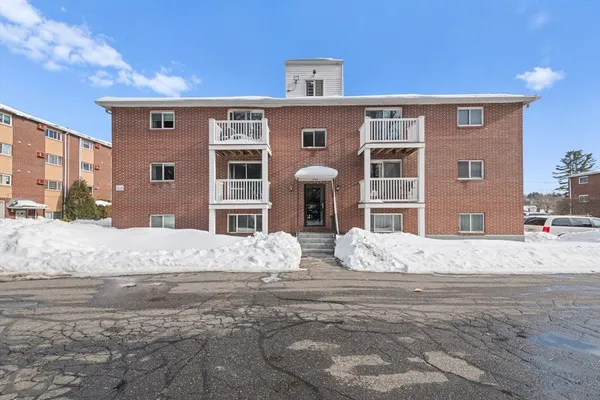 $1,700 | 596 Boston Post Road East, Unit 20, Marlborough, MA 01752