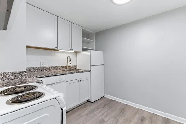 $1,700 | 596 Boston Post Road East, Unit 20, Marlborough, MA 01752