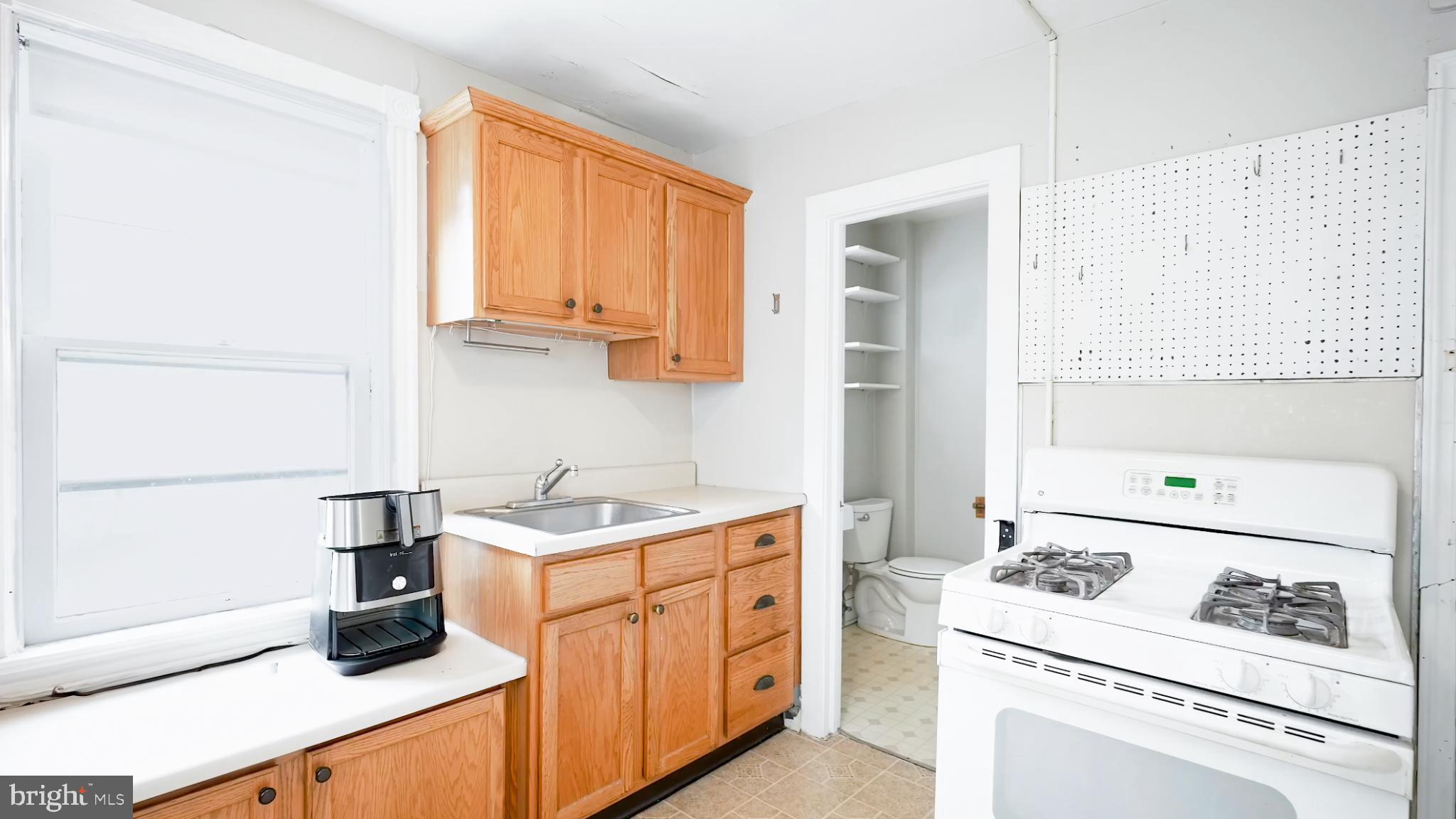24 Bank Street Princeton, NJ 08542 - Photo 9 of 15 Apartment #2 Kitchen.