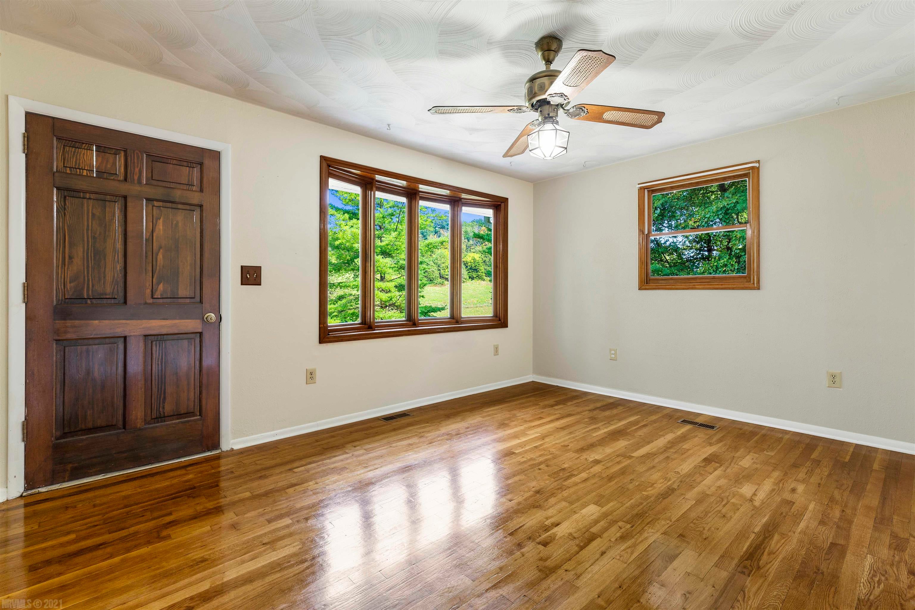 2096 Fire Tower Road Christiansburg, VA 24073 - Photo 6 of 35 Gallery Image 6
