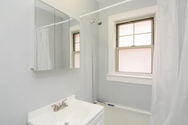 $1,295 | 3265 West Wrightwood Avenue, Unit 1W, Chicago, IL 60647