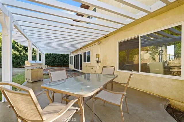 $899,000 | 2229 East Chesterton Street, Simi Valley, CA 93065