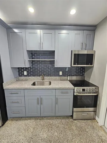 $2,000 | 325 Phippen Waiters Road, Unit 2, Dania Beach, FL 33004