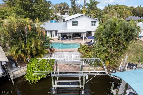 $1,235,000 | 1030 Aqua Lane, Fort Myers, FL 33919