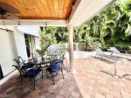 $999,900 | 1030 Aqua Lane, Fort Myers, FL 33919
