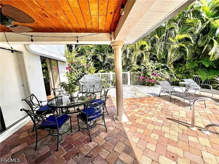 $999,900 | 1030 Aqua Lane, Fort Myers, FL 33919