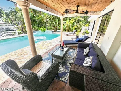 $999,900 | 1030 Aqua Lane, Fort Myers, FL 33919