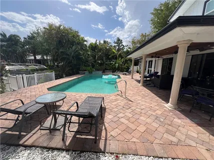 $999,900 | 1030 Aqua Lane, Fort Myers, FL 33919