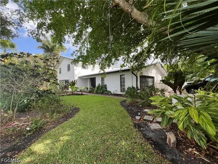 $999,900 | 1030 Aqua Lane, Fort Myers, FL 33919