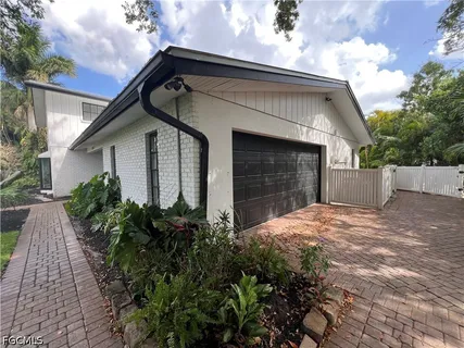 $999,900 | 1030 Aqua Lane, Fort Myers, FL 33919