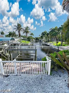$999,900 | 1030 Aqua Lane, Fort Myers, FL 33919