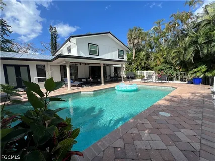 $999,900 | 1030 Aqua Lane, Fort Myers, FL 33919