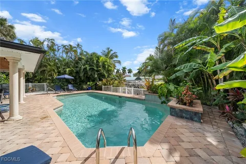 $1,235,000 | 1030 Aqua Lane, Fort Myers, FL 33919