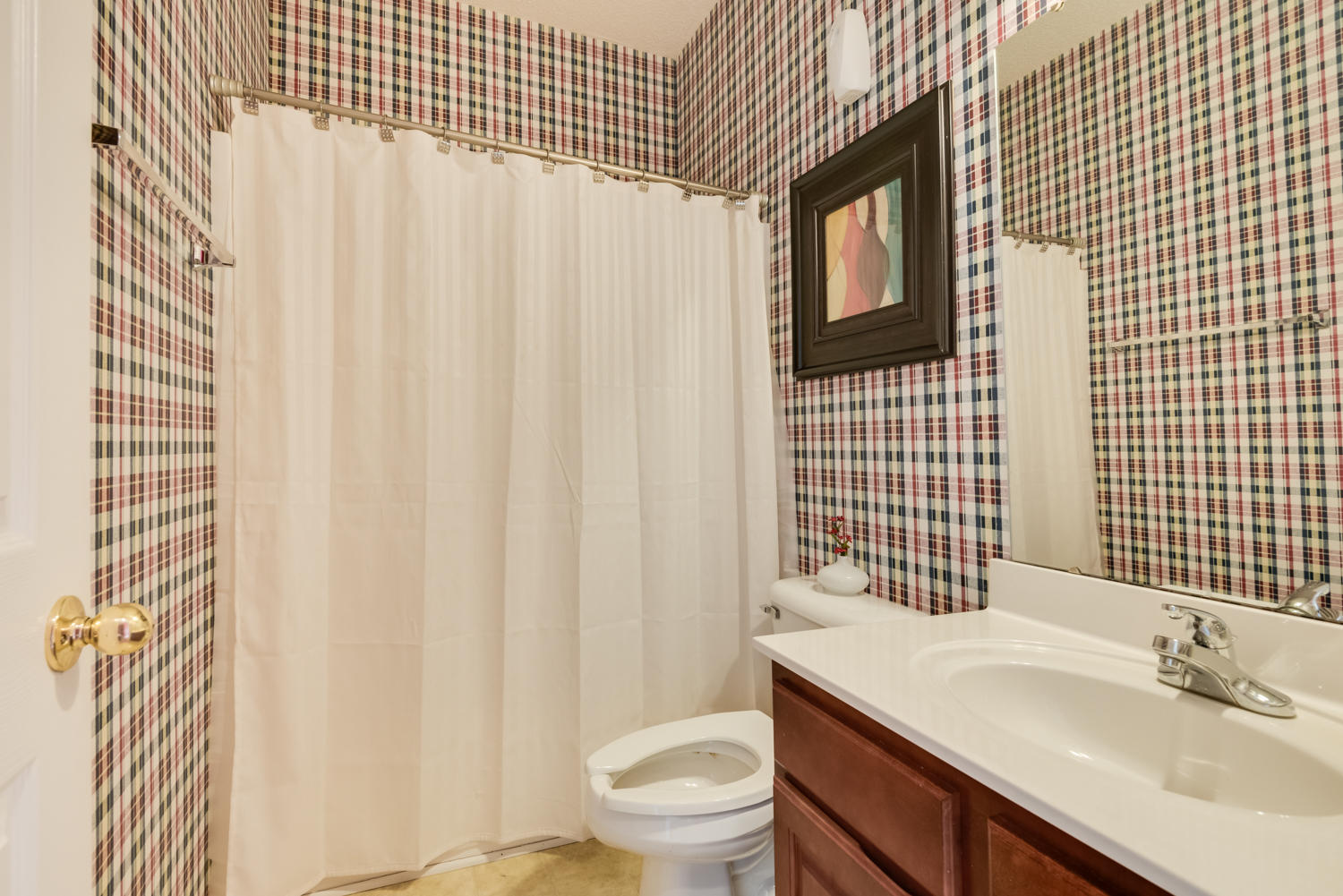 2372 Gibbons Road Chattanooga, TN 37421 - Photo 22 of 29 Full Bathroom