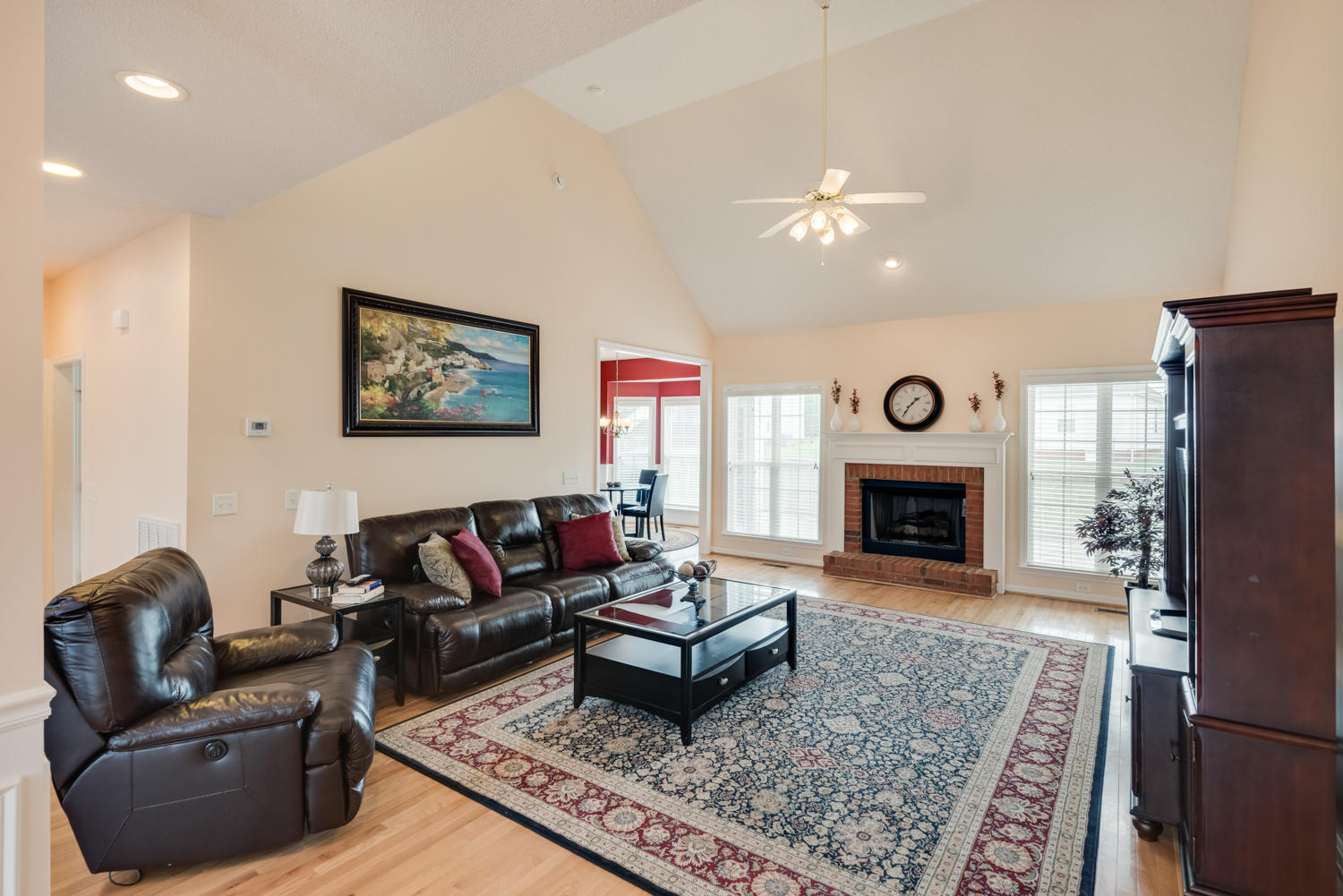2372 Gibbons Road Chattanooga, TN 37421 - Photo 8 of 29 Living Room